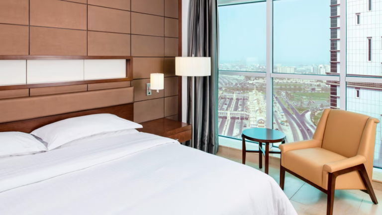 Executive room, Guest room, 1 King, City view